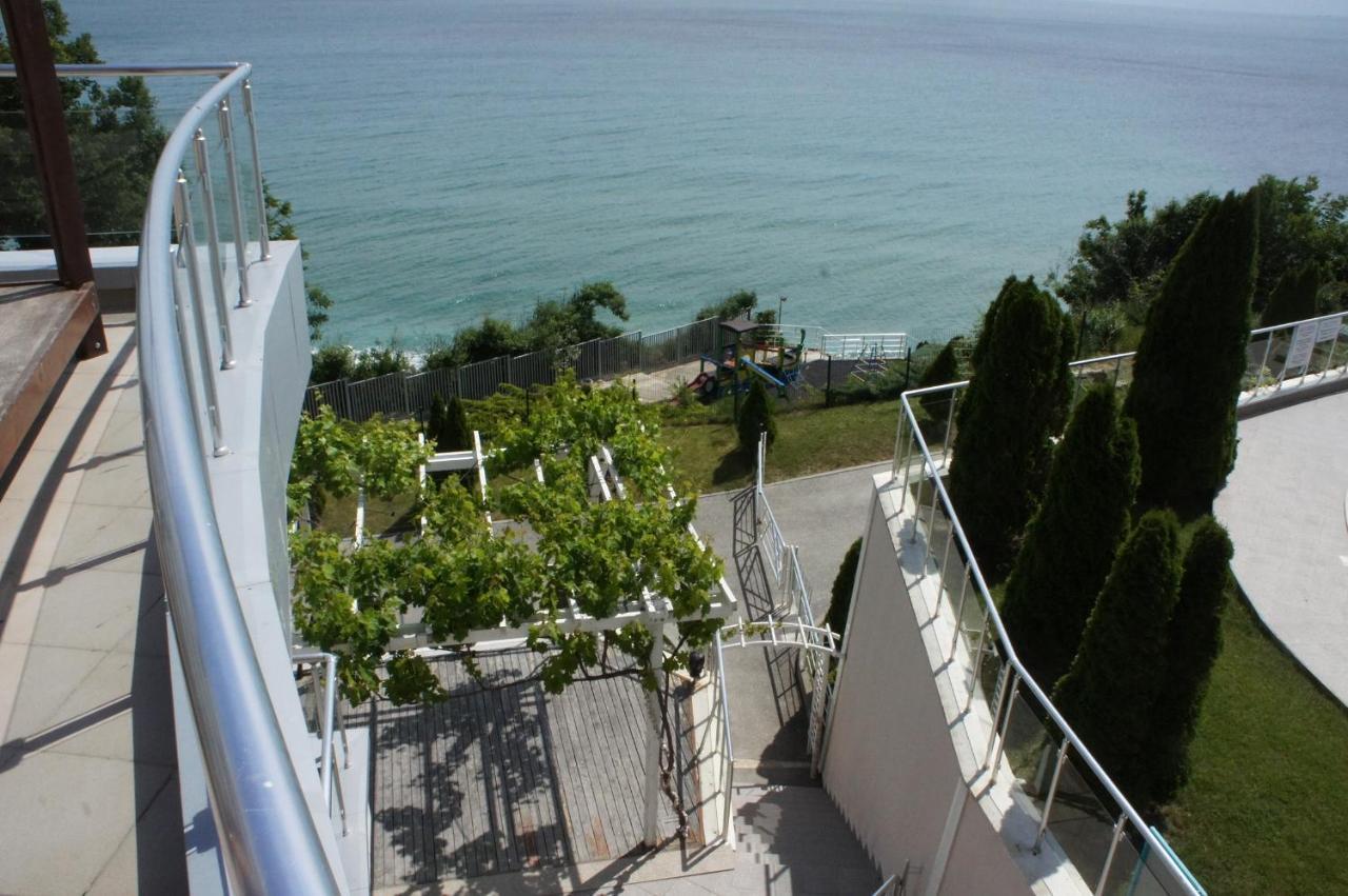 Silver Beach Byala - Първа Линия, Морска Панорама С Два Басейна Ngoại thất bức ảnh