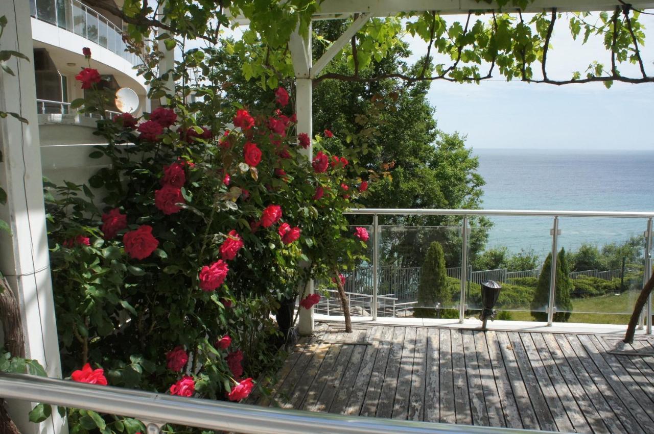 Silver Beach Byala - Първа Линия, Морска Панорама С Два Басейна Ngoại thất bức ảnh